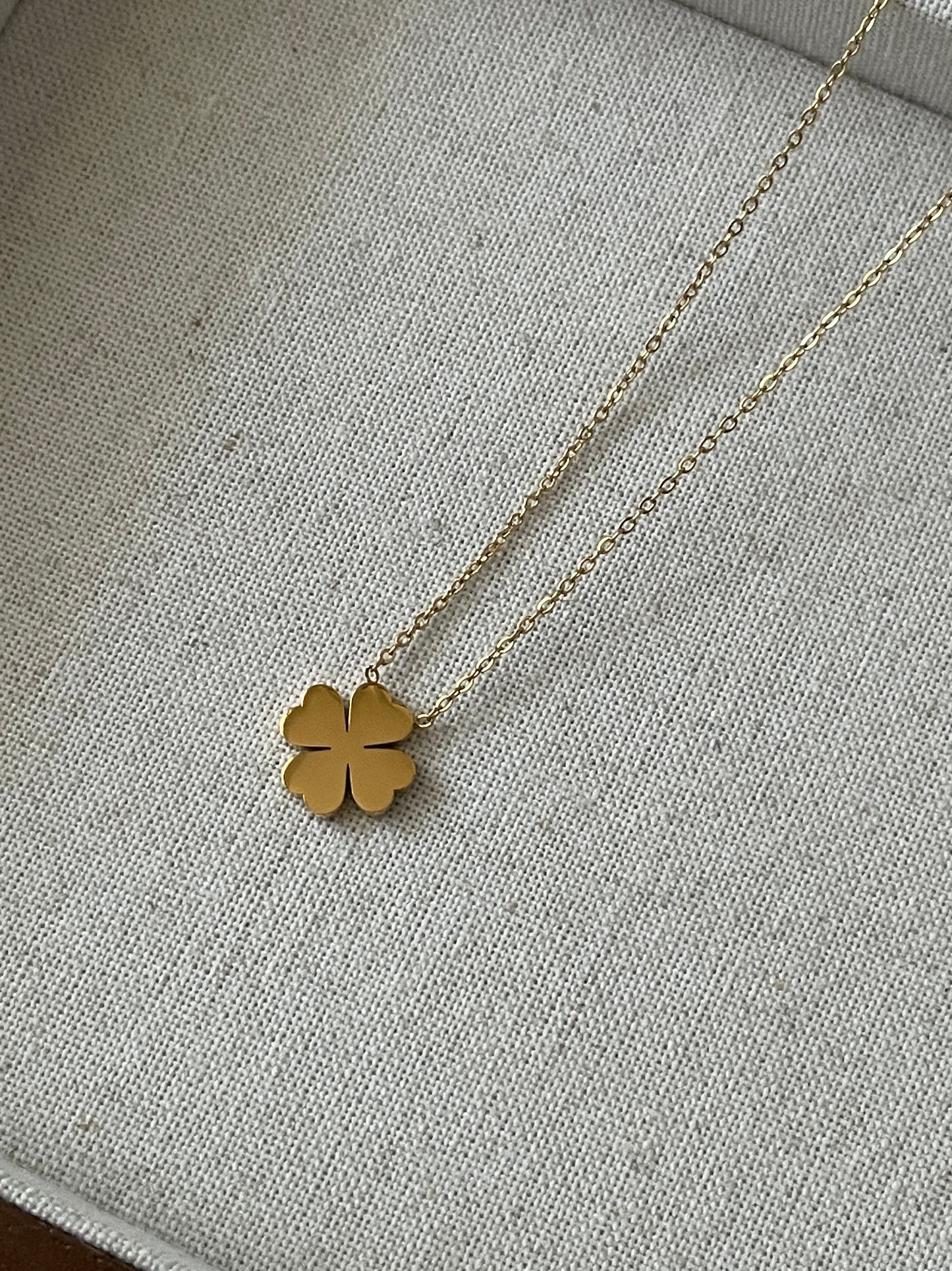 The Clover Necklace(Sold Out)