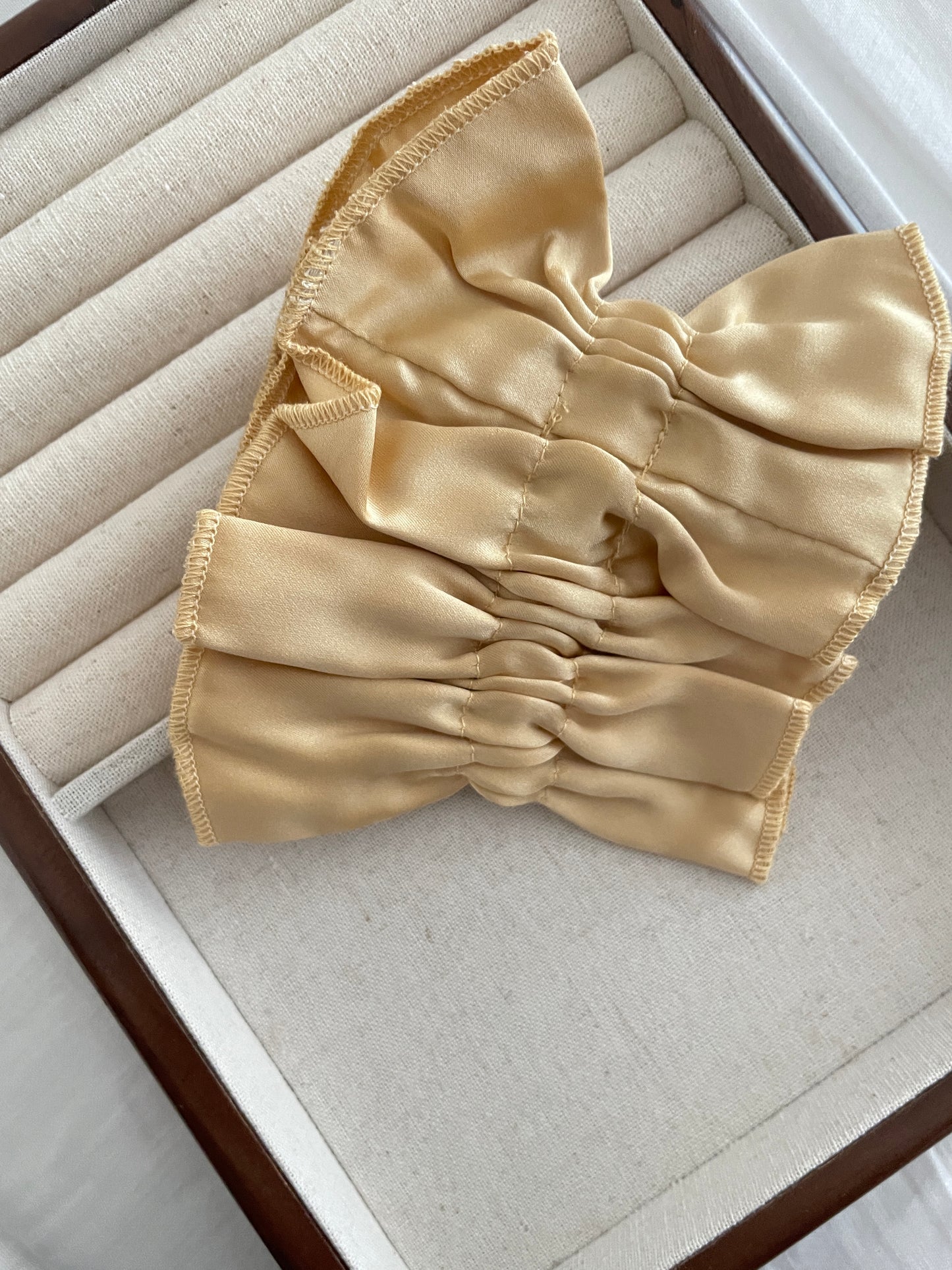 Mulberry Silk Scrunchie(Sold Out)