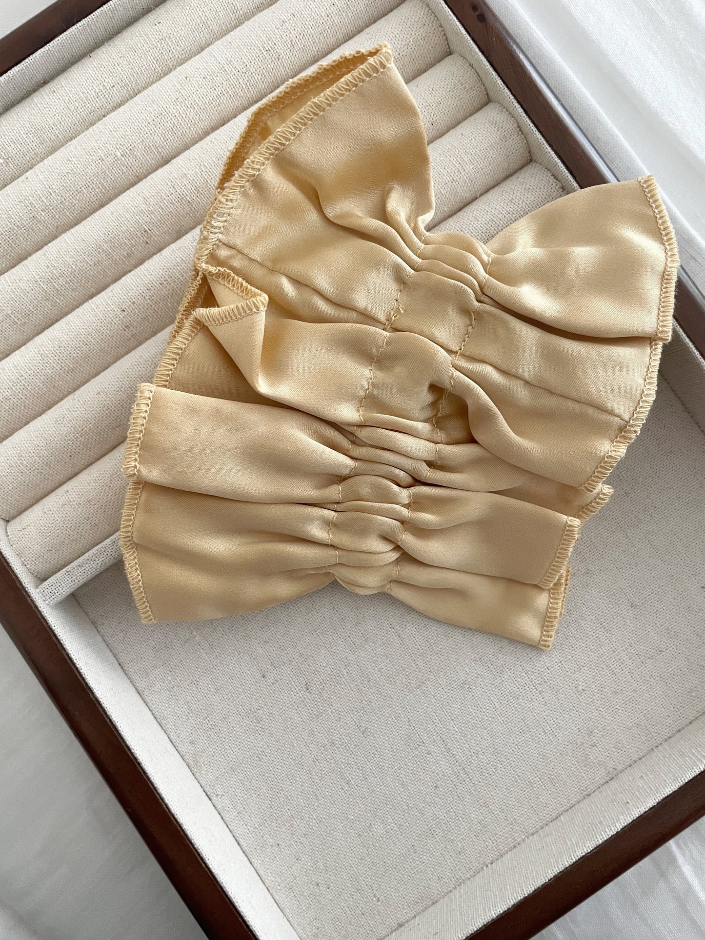 Mulberry Silk Scrunchie(Sold Out)