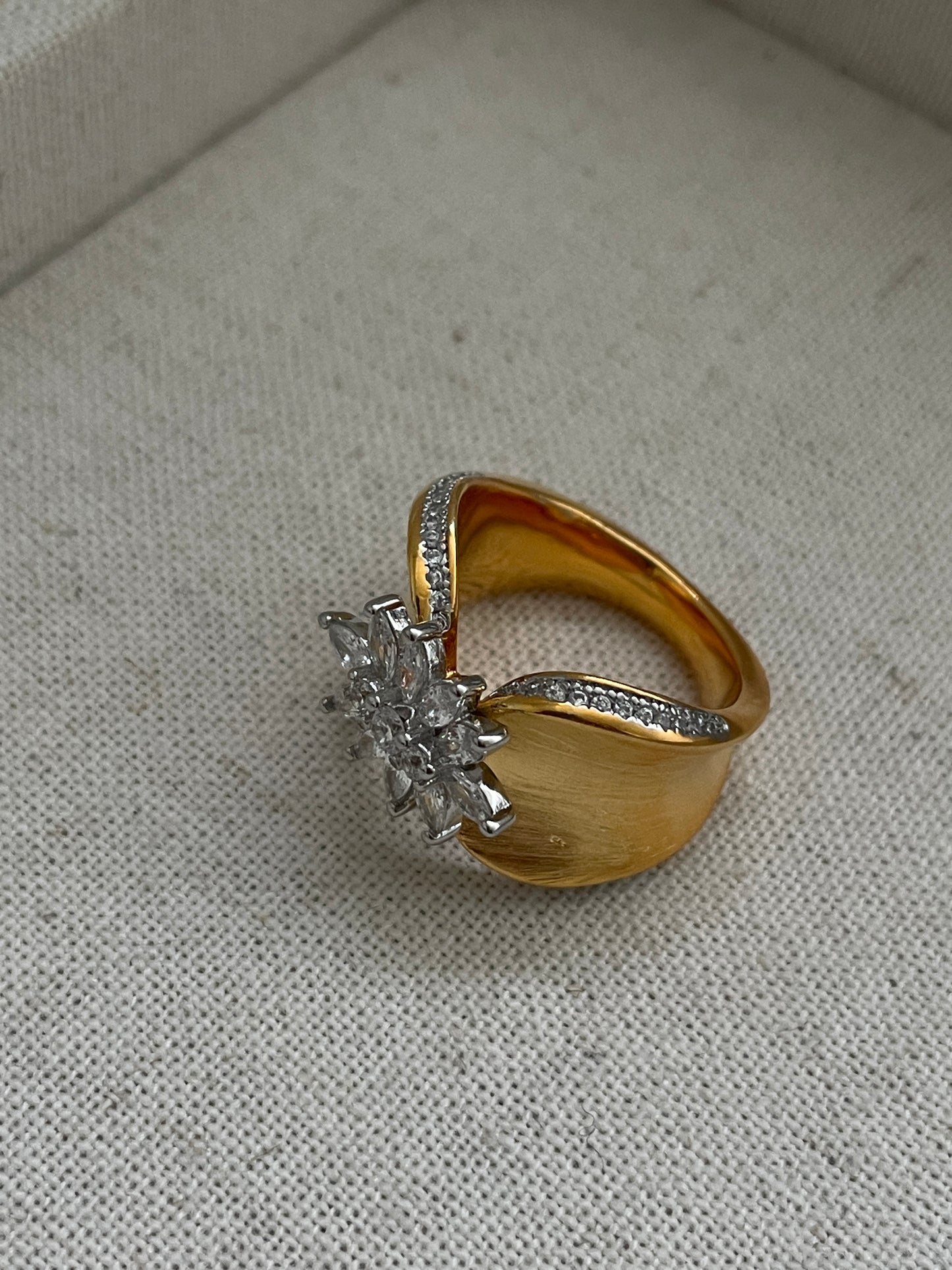 The Queen Ring