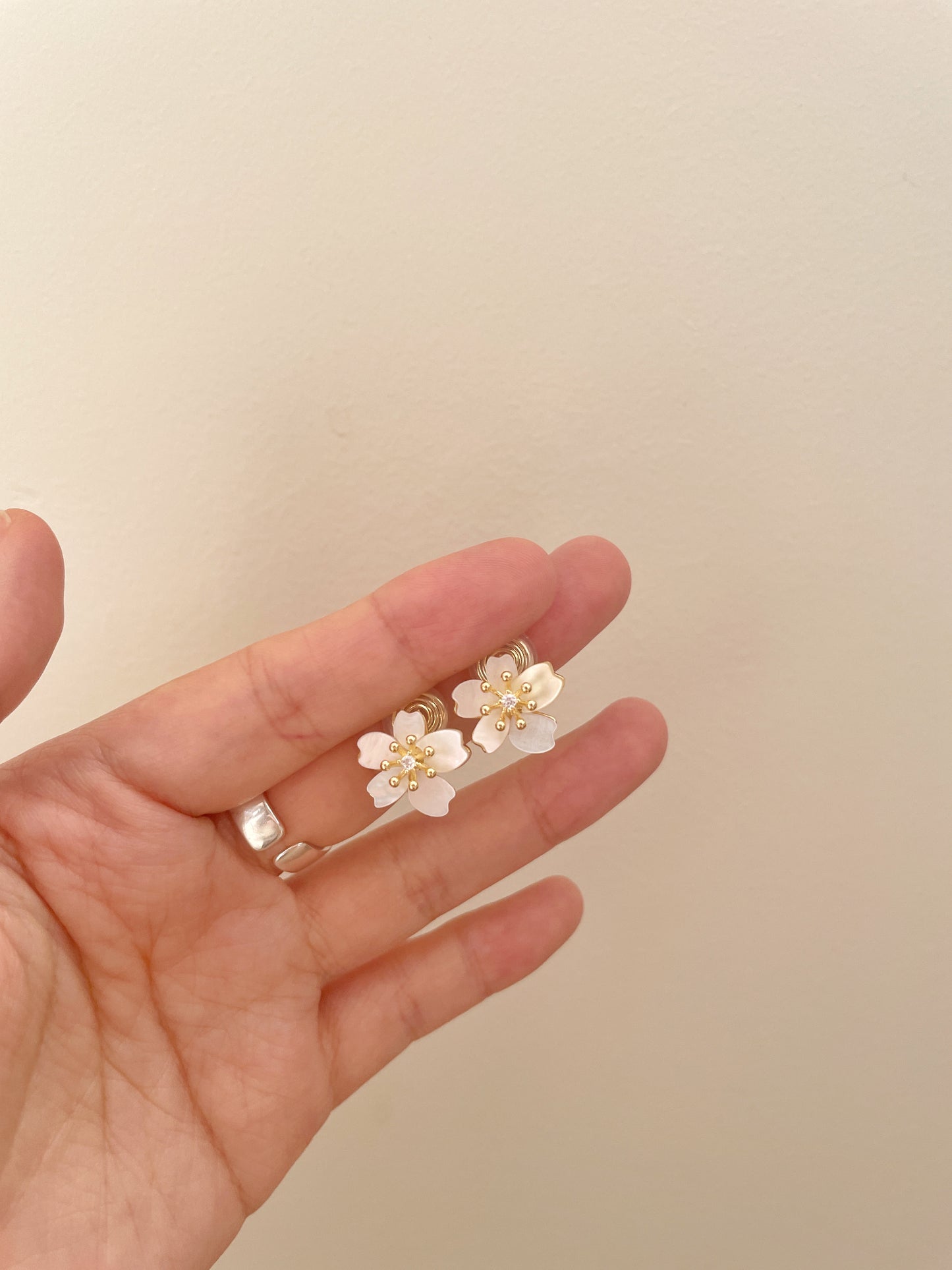 The Floral Ear Clip(Sold Out)