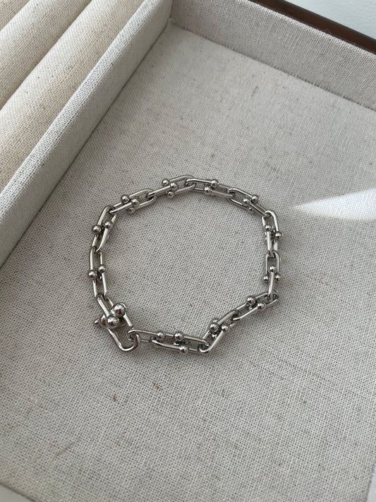 The Flipped Bracelet