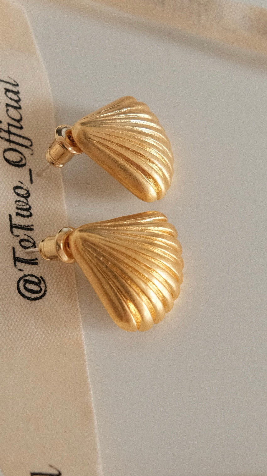 The Shell Earrings