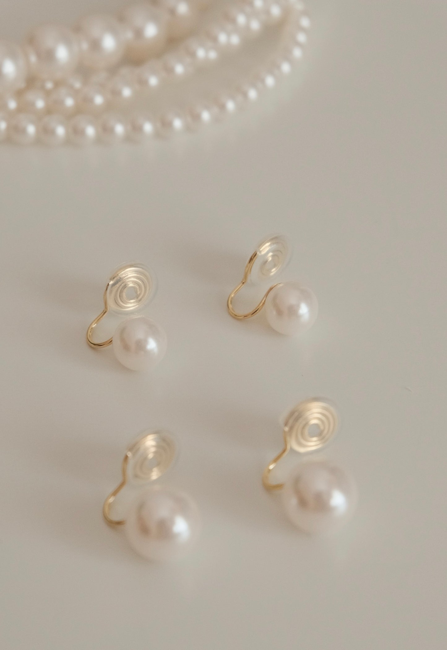 Pearl Pearl Ear Clip