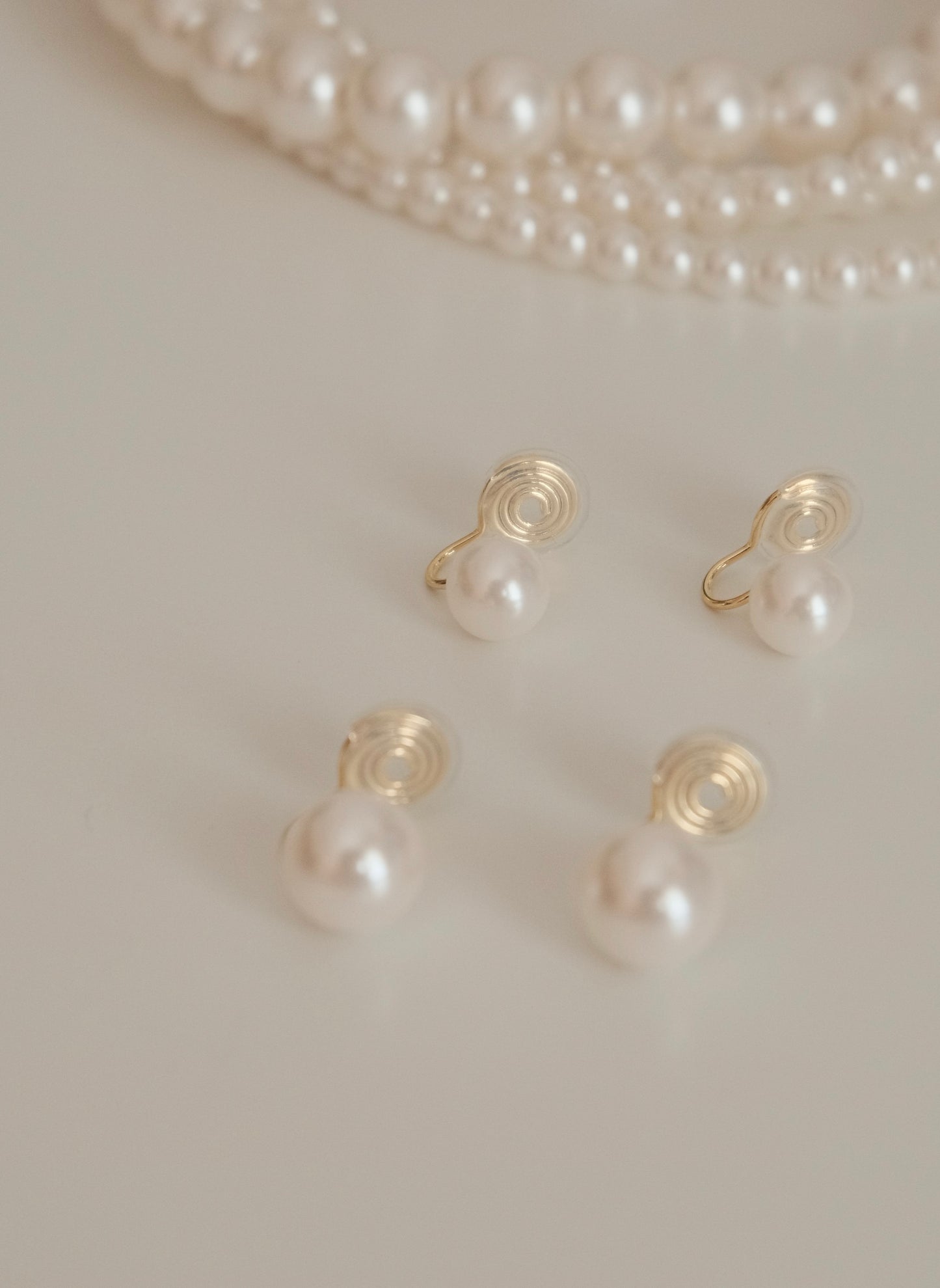 Pearl Pearl Ear Clip