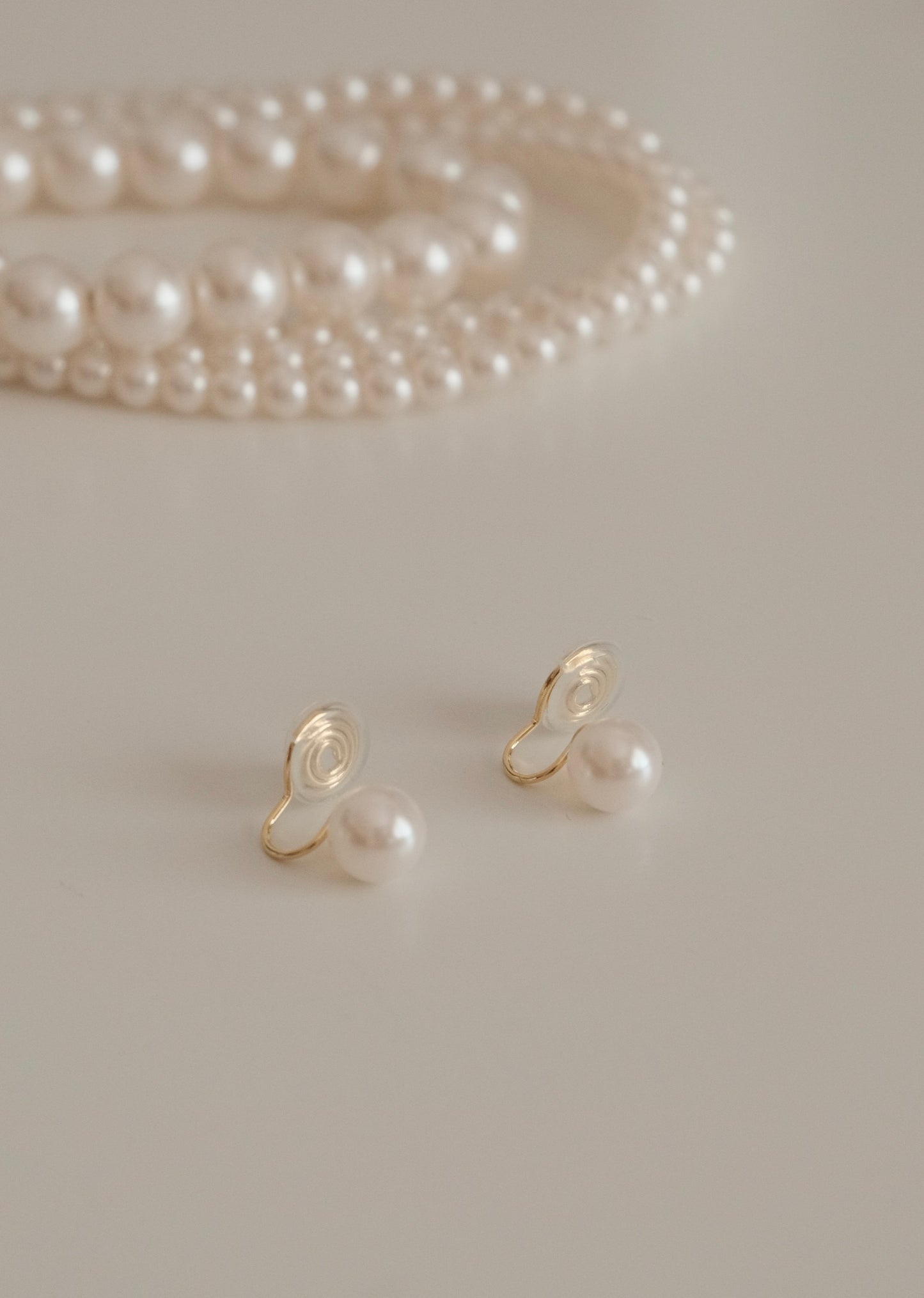 Pearl Pearl Ear Clip