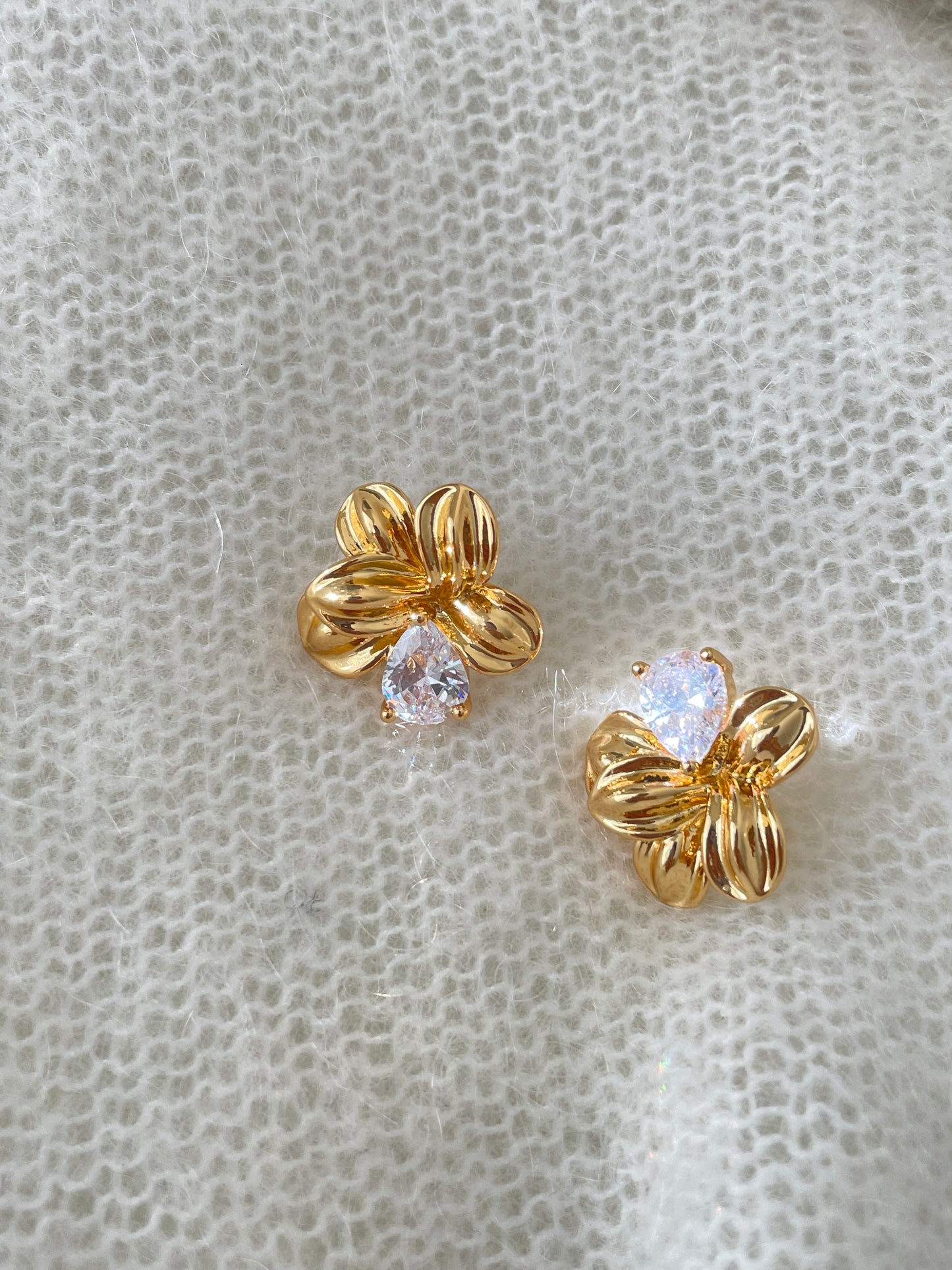 The Golden Gardenia Earrings