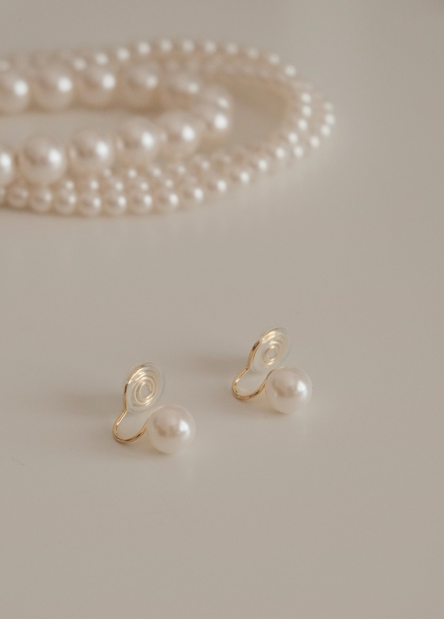 Pearl Pearl Ear Clip