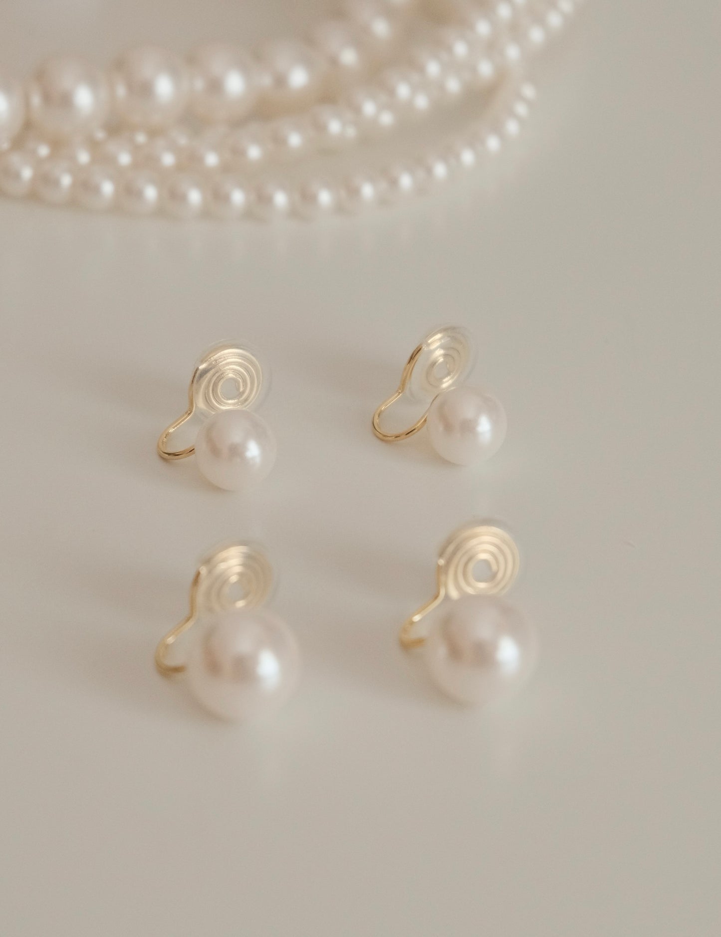 Pearl Pearl Ear Clip