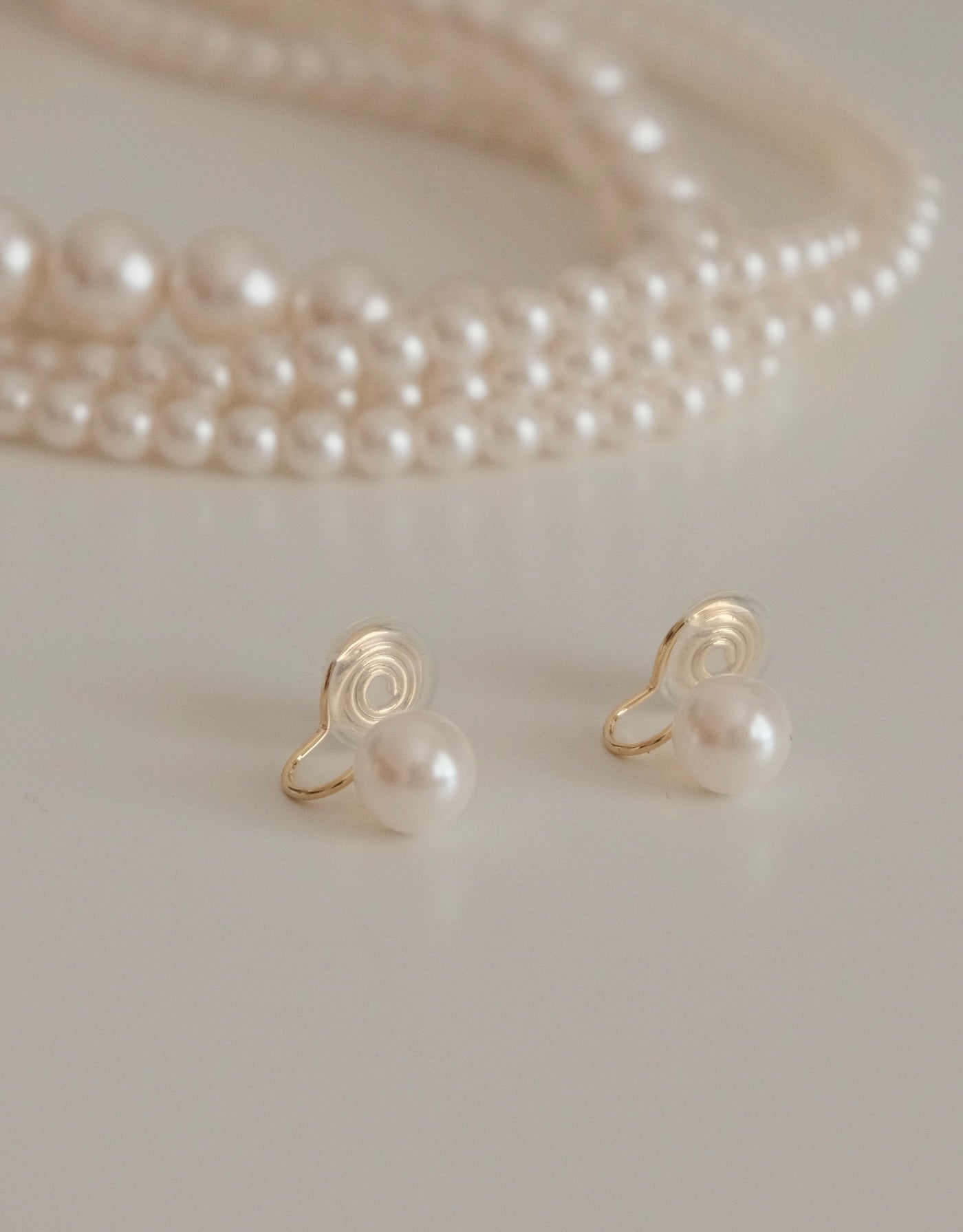 Pearl Pearl Ear Clip