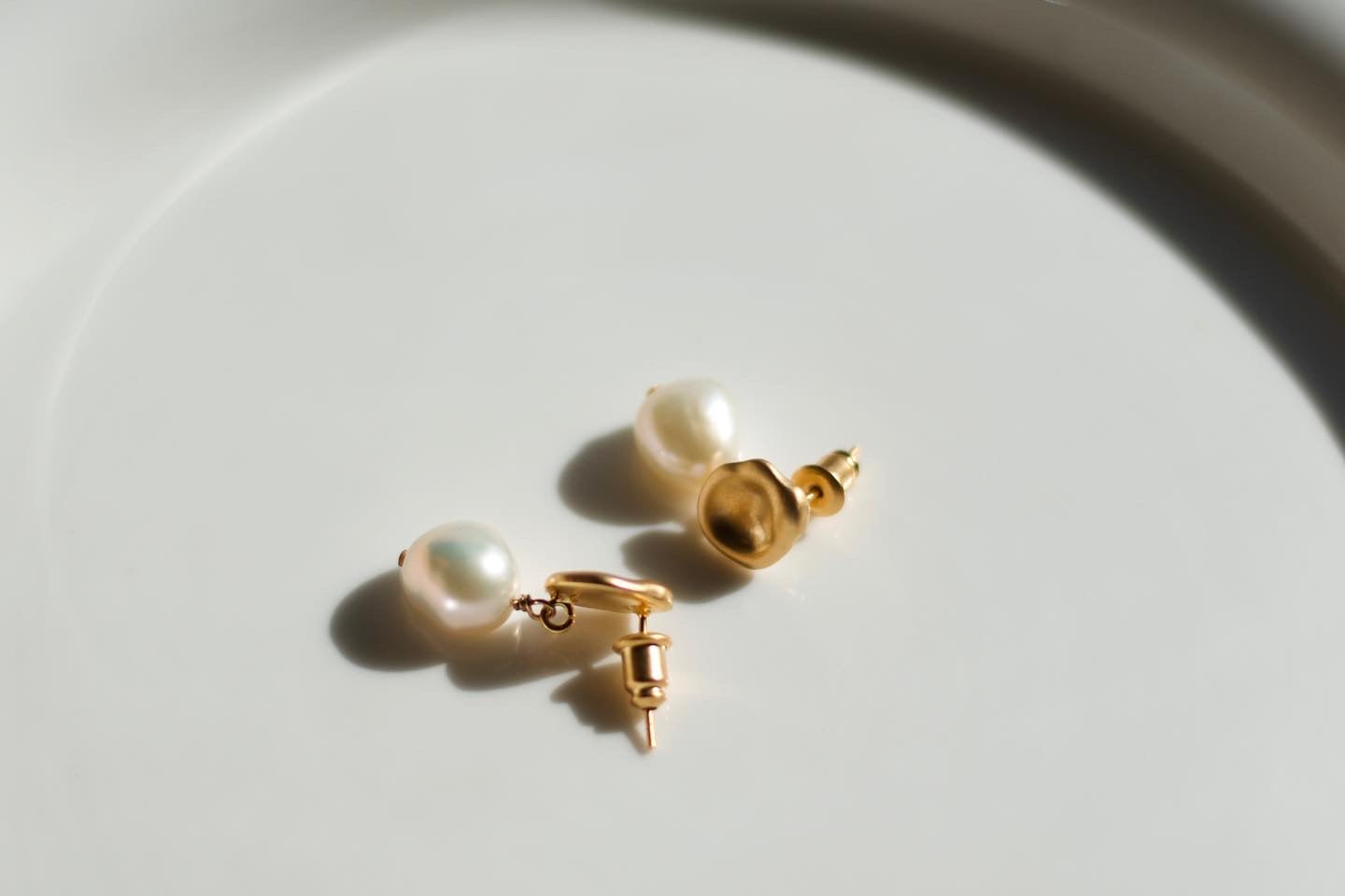 Baroque Pearl Gold Earrings