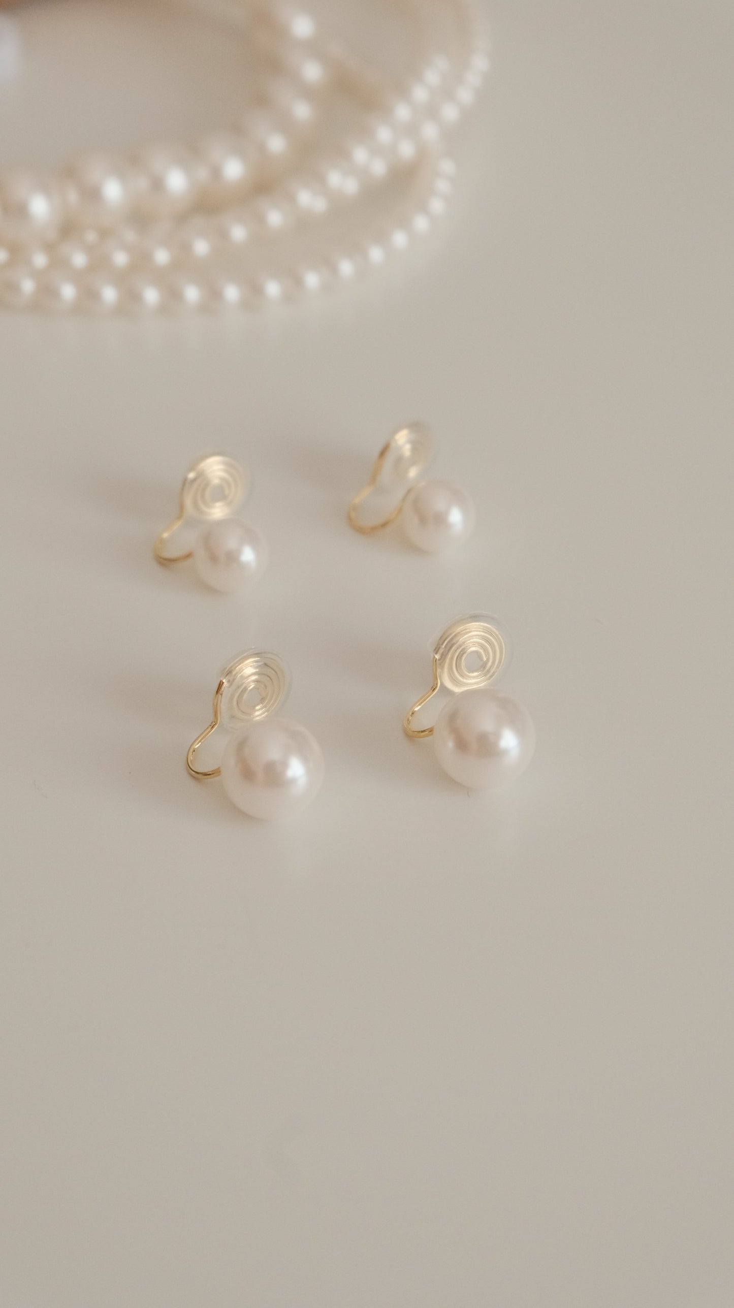 Pearl Pearl Ear Clip